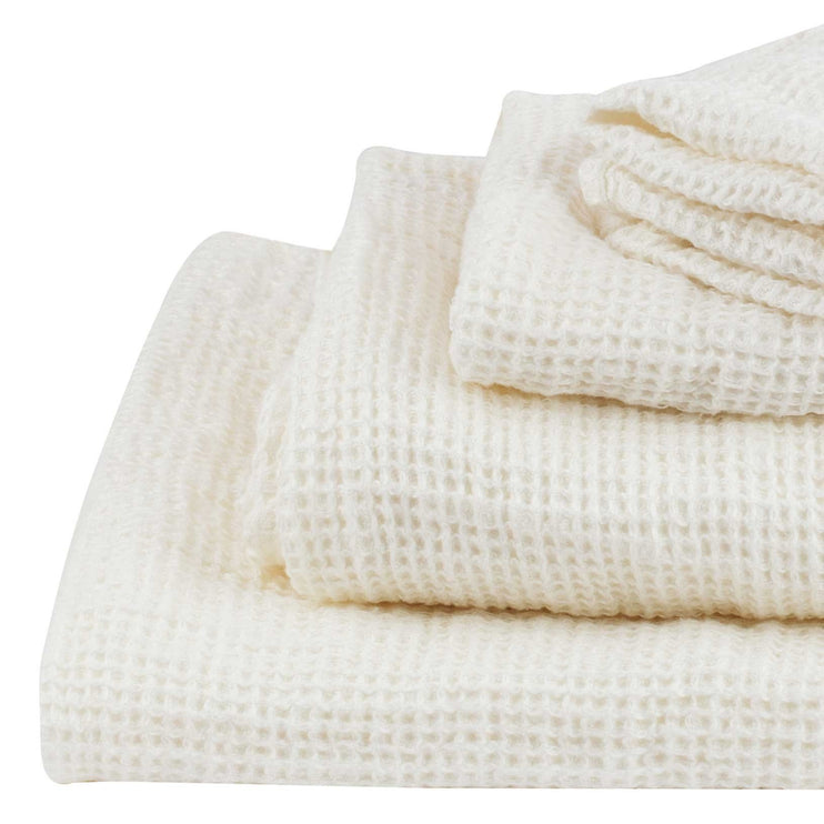 Handtuch Nerisin Naturweiß | Schöne Ideen für Ihr Zuhause | URBANARA
