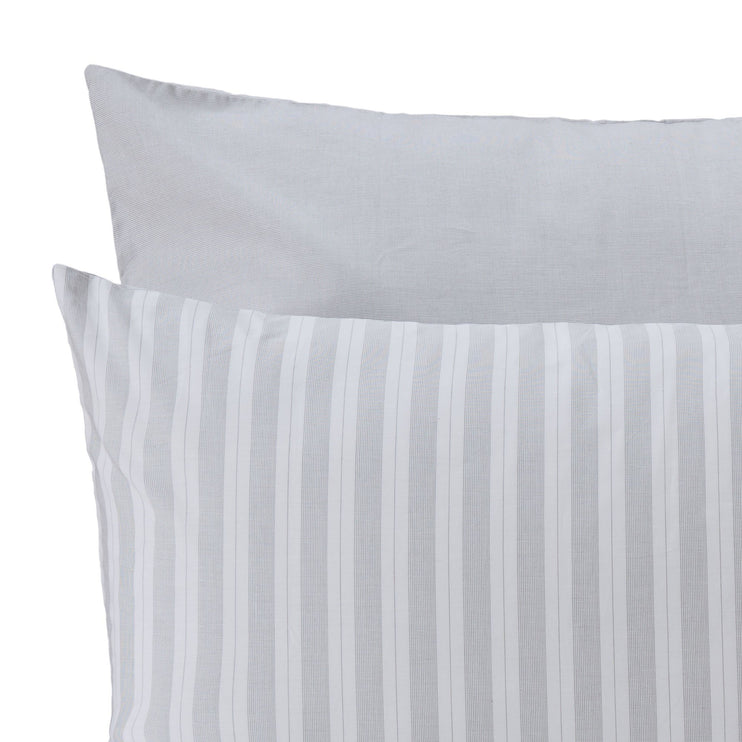 Bettdeckenbezug Izeda, Hellgrau & Weiß, 100% Baumwolle | URBANARA Perkal-Bettwäsche