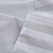 Bettdeckenbezug Izeda in Hellgrau & Weiß aus 100% Baumwolle | Entdecken Sie unsere schönsten Wohnaccessoires