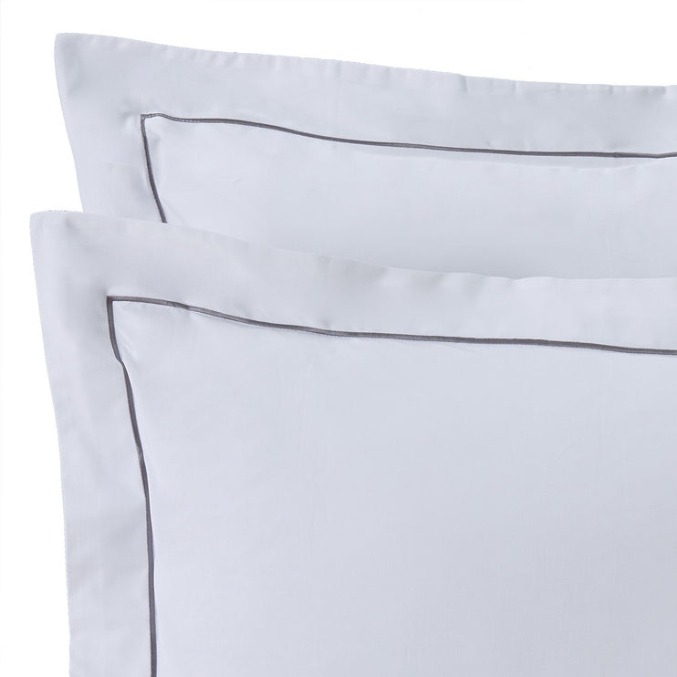 Kissenbezug Karakol Weiß & Grau, 100% Baumwolle | Hochwertige Wohnaccessoires