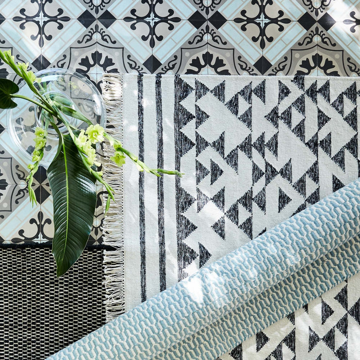 Teppich Kenai, Schwarz & Eierschale, 60% Wolle & 40% Baumwolle | URBANARA Wollteppiche