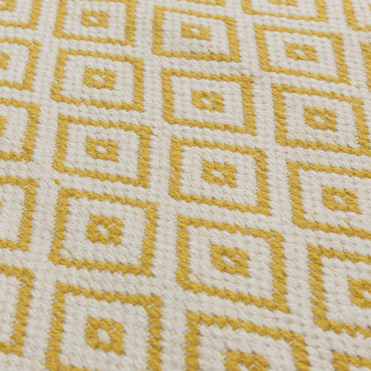 Teppich Barota in Leuchtendes Senfgelb & Weiß aus 100% PET | Entdecken Sie unsere schönsten Wohnaccessoires