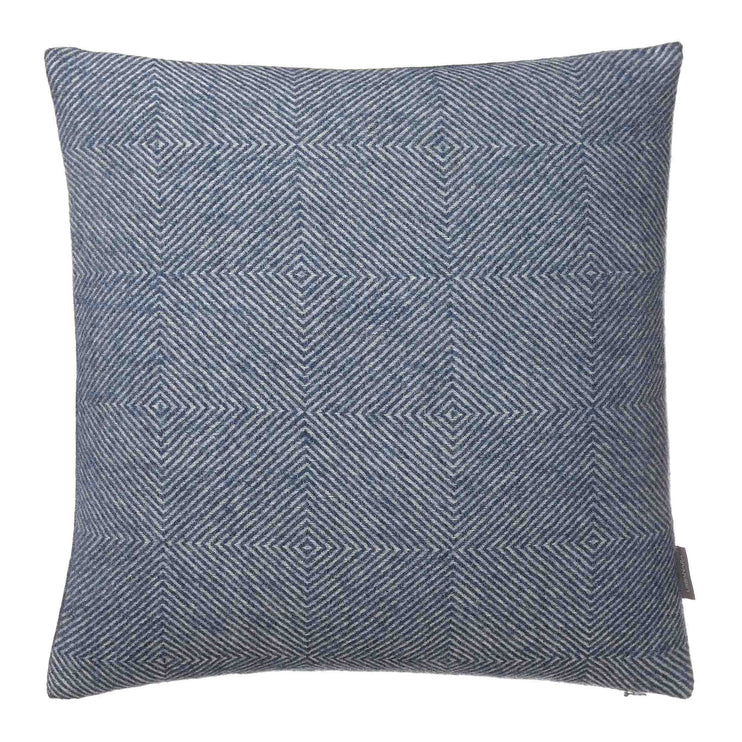 Kissenhülle Alanga, Jeansblau & Eierschale, 100% Baby Alpakawolle | URBANARA Kissenhüllen