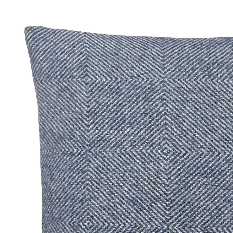 Kissenhülle Alangain Jeansblau & Eierschale | Schöne Ideen für Ihr Zuhause | URBANARA