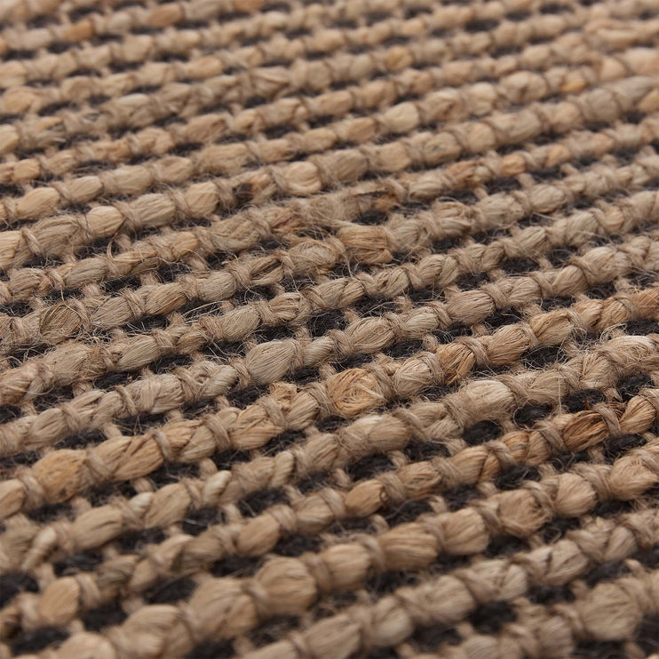 Juteteppich Kheradi in Natur & Schwarz aus 100% Jute | Entdecken Sie unsere schönsten Wohnaccessoires